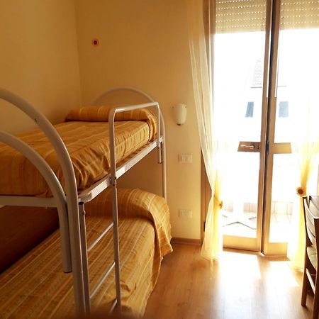 Hotel Mariani リド・ディ・カマイオーレ エクステリア 写真